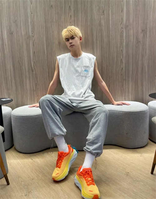 호카 본디 8 퍼핀스 벨웨더 블루 블루잉 - 레귤러 1123202-BBBG photo review