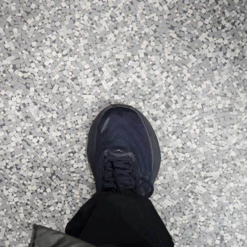 호카 본디 8 블랙 - 와이드 1127953-BBLC photo review