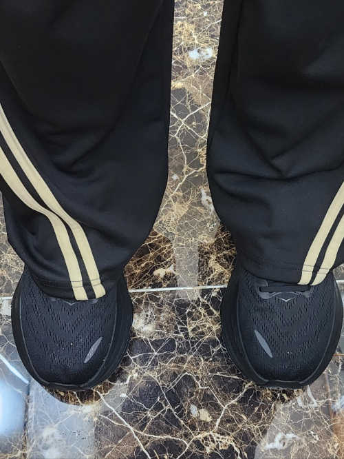 호카 본디 8 블랙 - 와이드 1127953-BBLC photo review