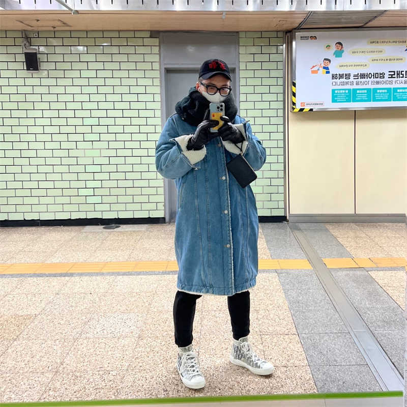 디올 B23 하이 디올 오블리크 캔버스 화이트 & 블랙 3SH118YJP_H069 photo review