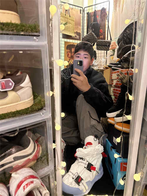 발렌시아가 트리플 S 트레이너 블랙 레드 2018 533882W09O11000 photo review