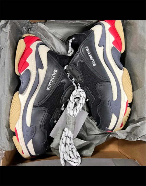 발렌시아가 트리플 S 트레이너 블랙 레드 2018 533882W09O11000 photo review