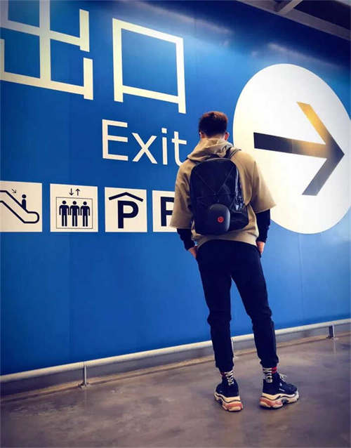 발렌시아가 트리플 S 트레이너 블랙 레드 2018 533882W09O11000 photo review