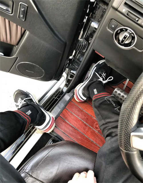 발렌시아가 트리플 S 트레이너 블랙 레드 2018 533882W09O11000 photo review