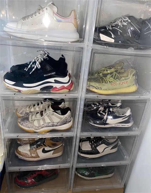 발렌시아가 트리플 S 스니커즈 블랙 533882W09OM1000 photo review