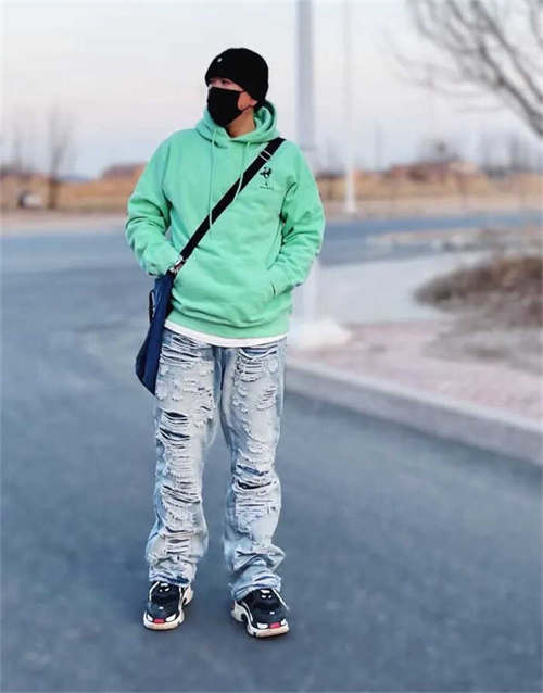 발렌시아가 트리플 S 스니커즈 블랙 533882W09OM1000 photo review