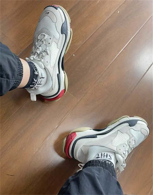 발렌시아가 트리플 S 스니커즈 화이트 블랙 레드 2021 533882W09OM9000 photo review