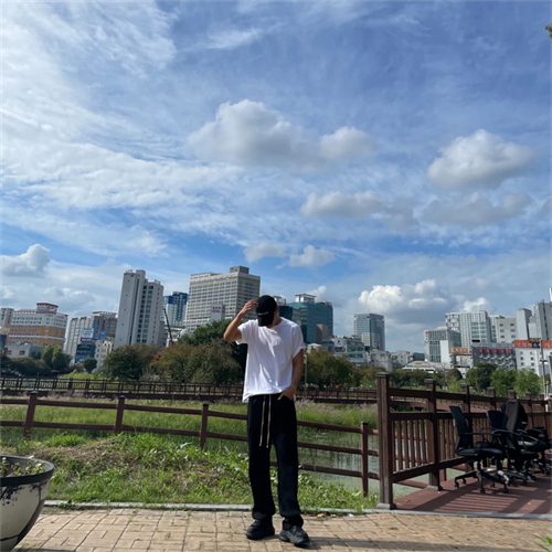 발렌시아가 트리플 S 트레이너 트리플 블랙 534162W09O11000 photo review