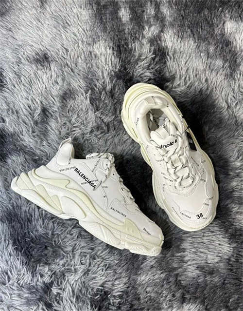 발렌시아가 올오버 로고 트리플 S 스니커즈 화이트 블랙 536737W2FA19010 photo review