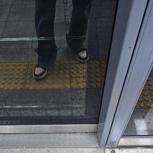 조던 1 로우 크림슨 틴트 553558-034 photo review