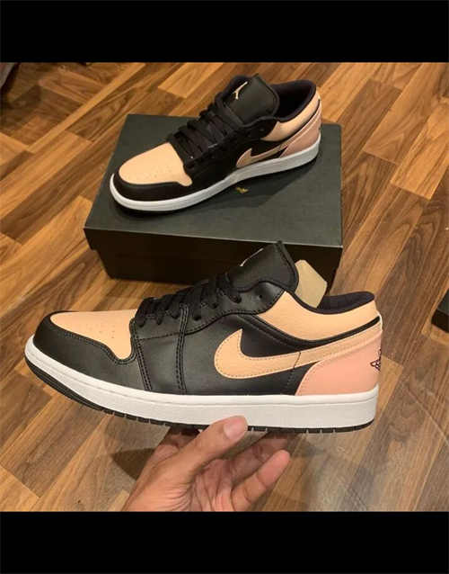 조던 1 로우 크림슨 틴트 553558-034 photo review