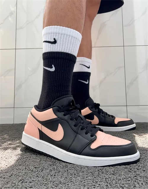 조던 1 로우 크림슨 틴트 553558-034 photo review