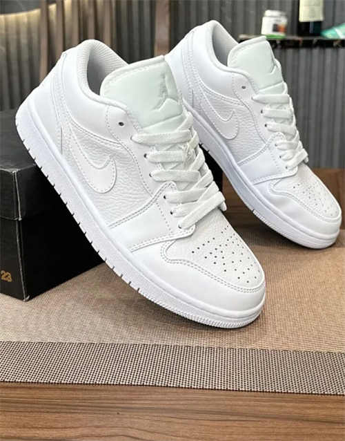 조던 1 로우 크림슨 틴트 553558-034 photo review