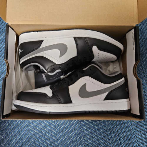 조던 1 로우 블랙 파티클 그레이 553558-040 photo review