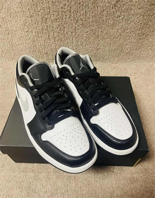 조던 1 로우 블랙 파티클 그레이 553558-040 photo review