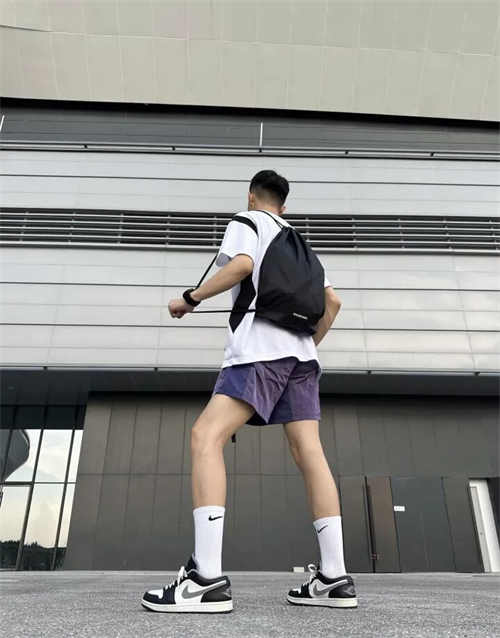 조던 1 로우 블랙 파티클 그레이 553558-040 photo review