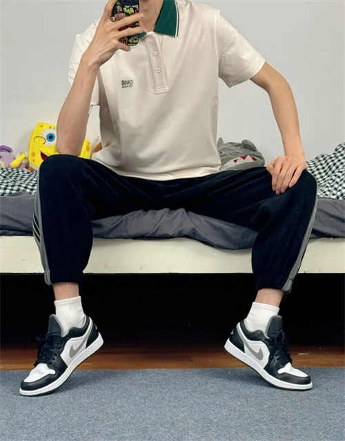 조던 1 로우 블랙 파티클 그레이 553558-040 photo review