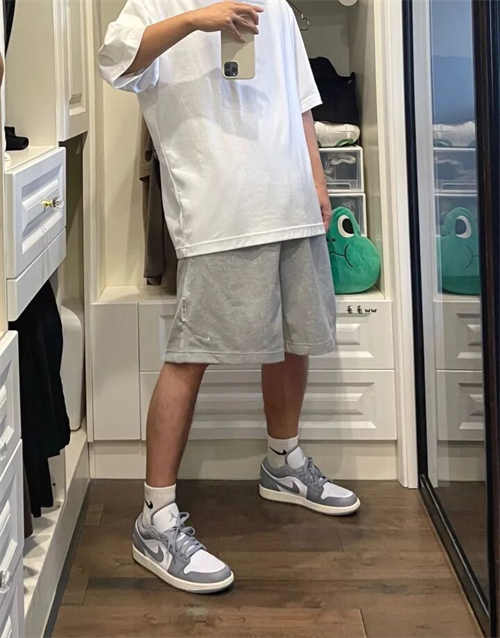 조던 1 로우 스텔스 앤 화이트 553558-053 photo review