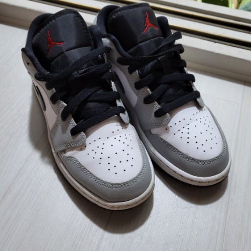 조던 1 로우 라이트 스모크 그레이 553560-030 photo review