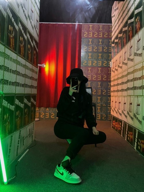 조던 1 로우 라이트 스모크 그레이 553560-030 photo review