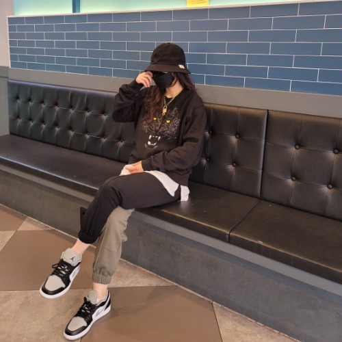 조던 1 로우 블랙 라이트 스모크 그레이 553560-039 photo review