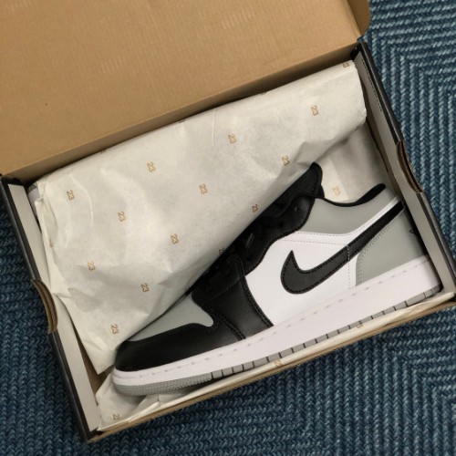 조던 1 로우 라이트 스모크 그레이 블랙 553560-052 photo review