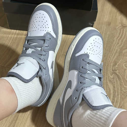 조던 1 로우 스텔스 앤 화이트 553560-053 photo review