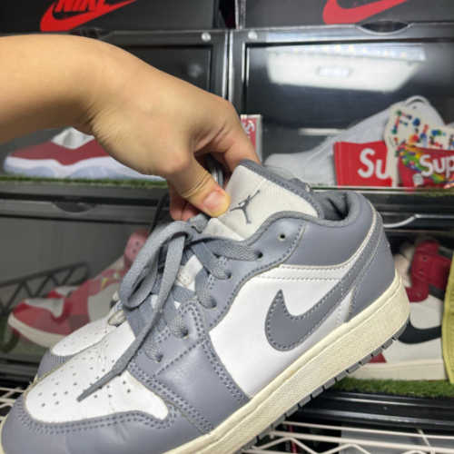 조던 1 로우 스텔스 앤 화이트 553560-053 photo review