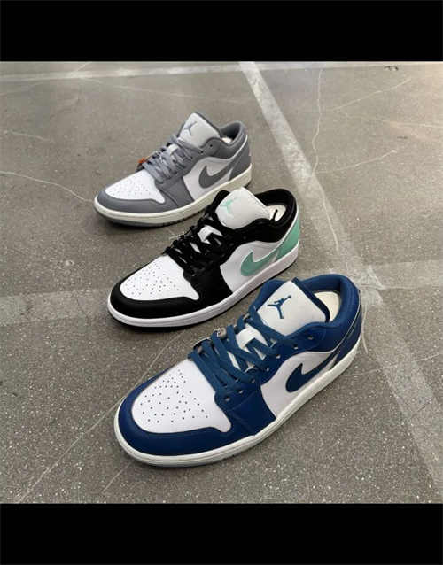 조던 1 로우 스텔스 앤 화이트 553560-053 photo review