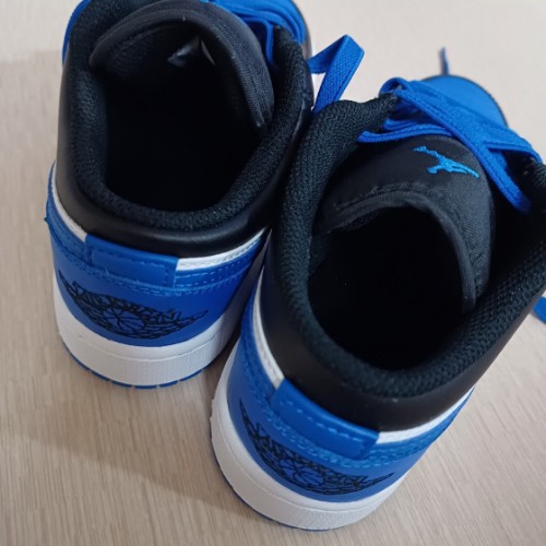 조던 1 로우 로얄토 553560-140 photo review