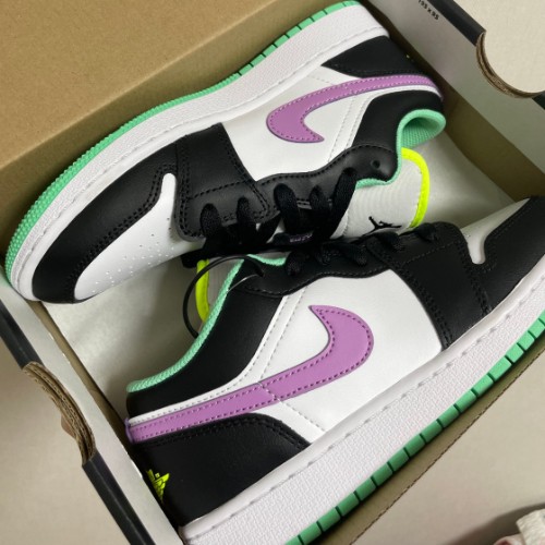 조던 1 로우 그린 글로우 퍼플 샥 553560-151 photo review