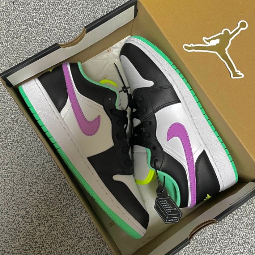 조던 1 로우 그린 글로우 퍼플 샥 553560-151 photo review