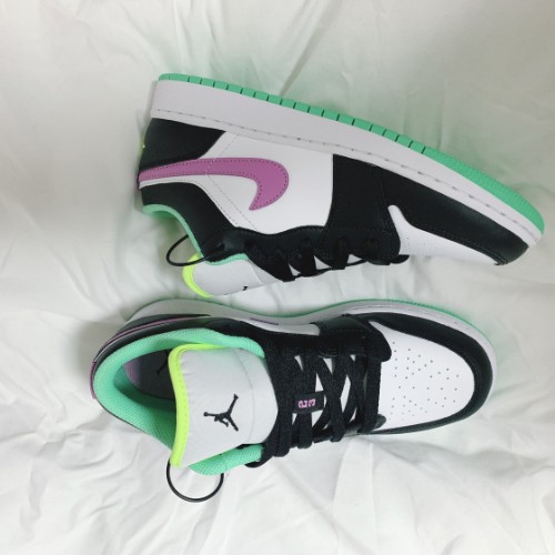 조던 1 로우 그린 글로우 퍼플 샥 553560-151 photo review