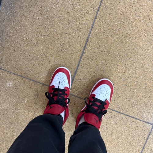 조던 1 로우 화이트 짐레드 블랙 553560-163 photo review