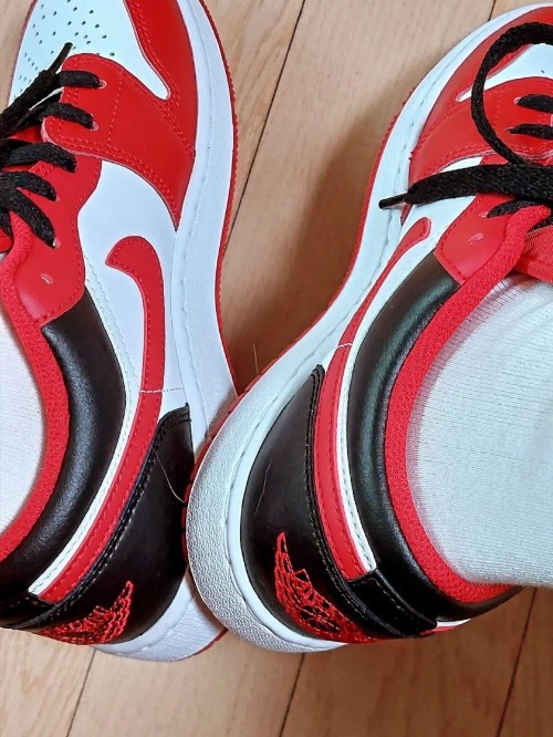 조던 1 로우 화이트 짐레드 블랙 553560-163 photo review