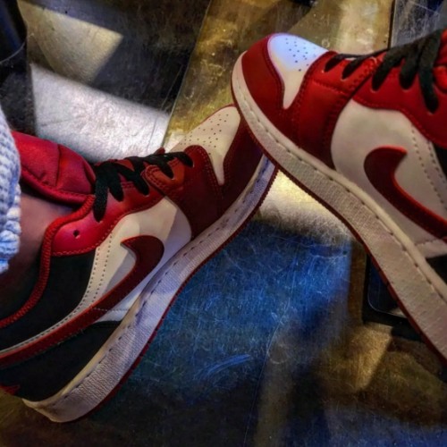 조던 1 로우 화이트 짐레드 블랙 553560-163 photo review