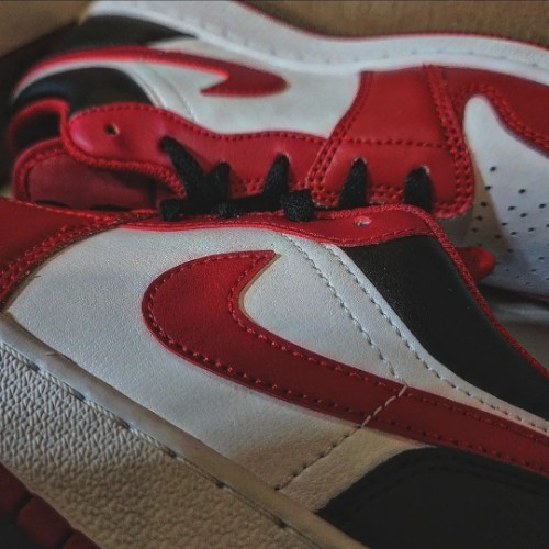조던 1 로우 화이트 짐레드 블랙 553560-163 photo review