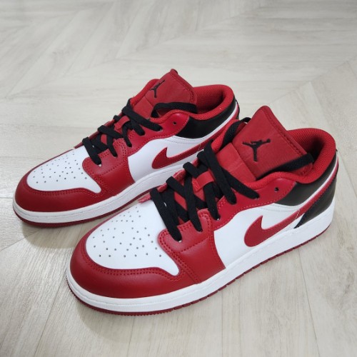 조던 1 로우 화이트 짐레드 블랙 553560-163 photo review