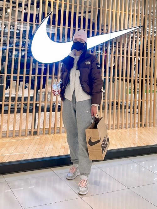 조던 1 로우 화이트 짐레드 블랙 553560-163 photo review