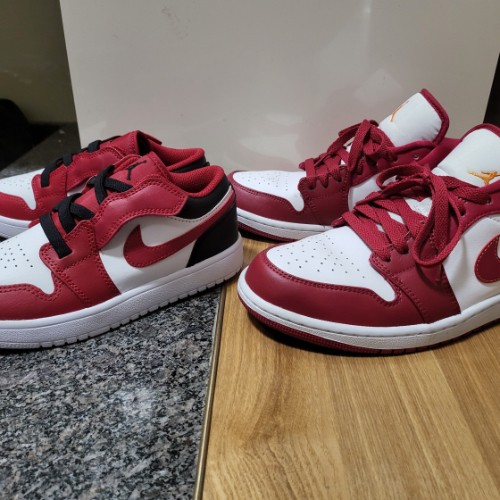 조던 1 로우 화이트 짐레드 블랙 553560-163 photo review