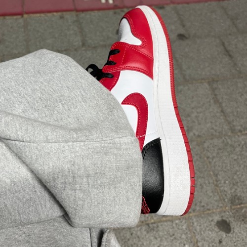 조던 1 로우 화이트 짐레드 블랙 553560-163 photo review