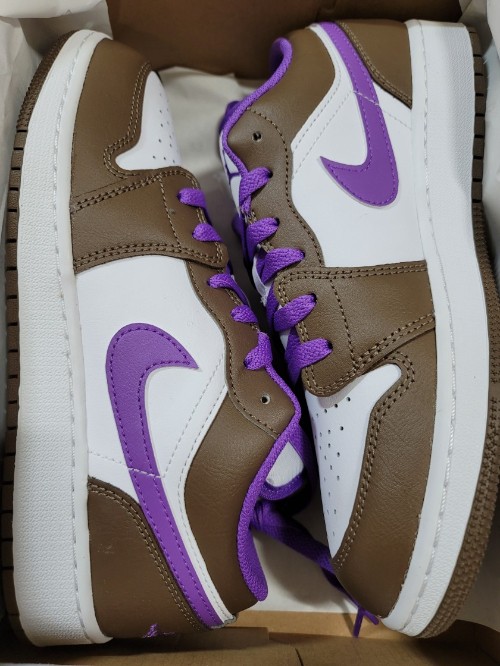 조던 1 로우 팔로미노 와일드 베리 553560-215 photo review