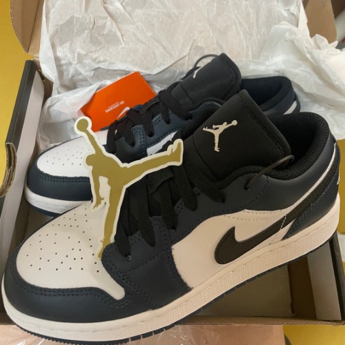 조던 1 로우 아머리 네이비 553560-411 photo review