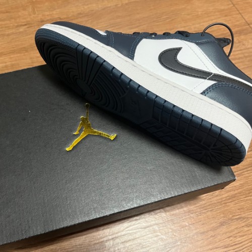 조던 1 로우 아머리 네이비 553560-411 photo review