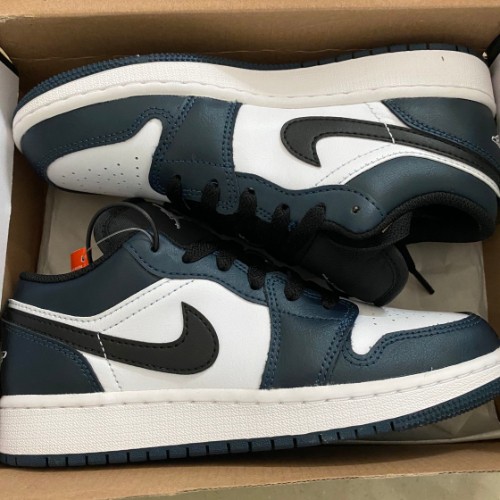 조던 1 로우 아머리 네이비 553560-411 photo review