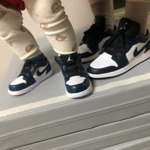 조던 1 로우 아머리 네이비 553560-411 photo review