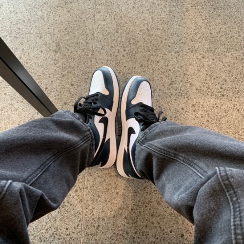 조던 1 로우 아머리 네이비 553560-411 photo review