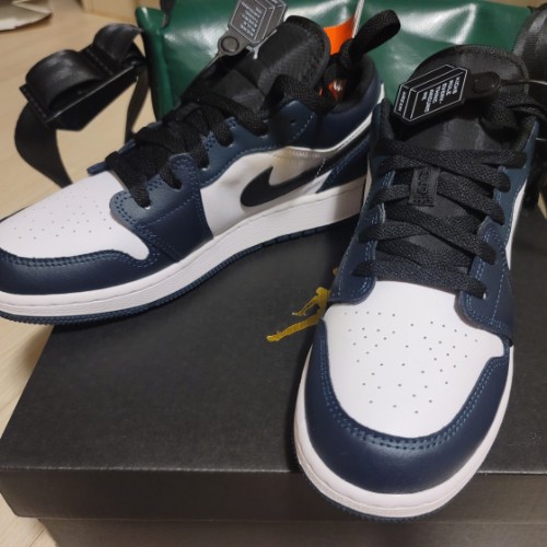 조던 1 로우 아머리 네이비 553560-411 photo review