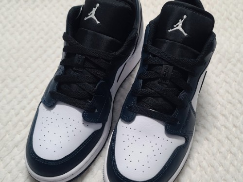 조던 1 로우 아머리 네이비 553560-411 photo review