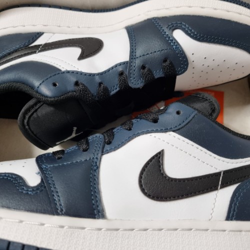 조던 1 로우 아머리 네이비 553560-411 photo review